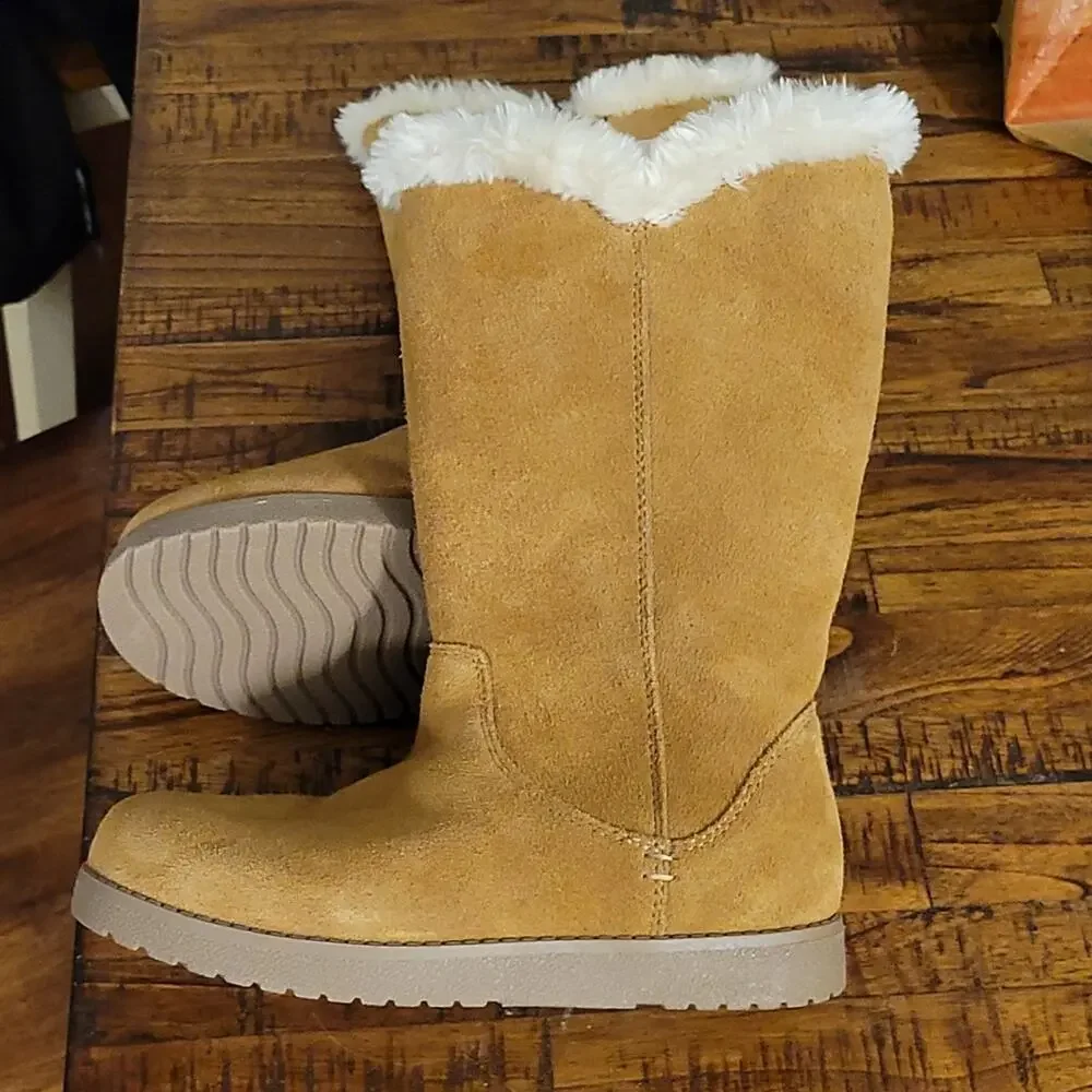 Universal Thread Women's Tan Boots, Sz 6, NWT